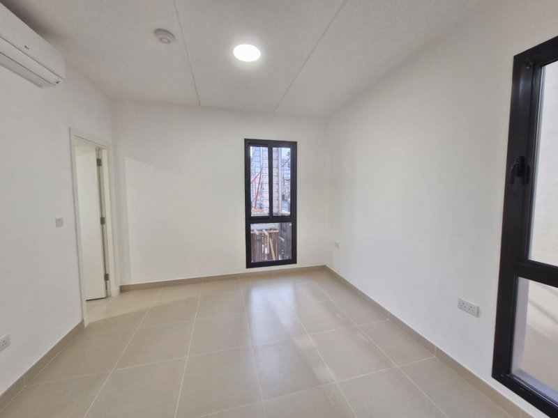 🏰 **Modern Luxury Villa | Sidra District – Roshn - Image 4