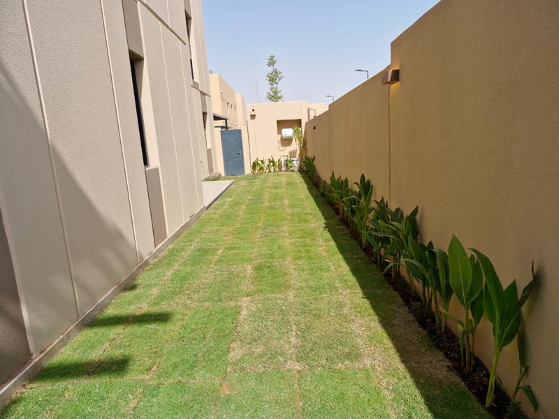 🏰 **Modern Luxury Villa | Sidra District – Roshn - Image 10