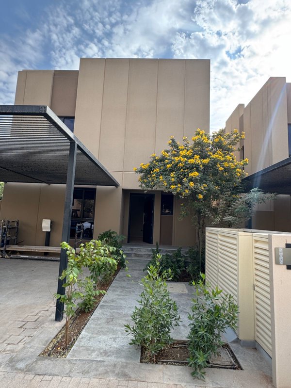 🏡 *Luxury Villa in Sedra – Roshn*   ✨ 300 m² Modern Villa | Elegance Meets Functionality     