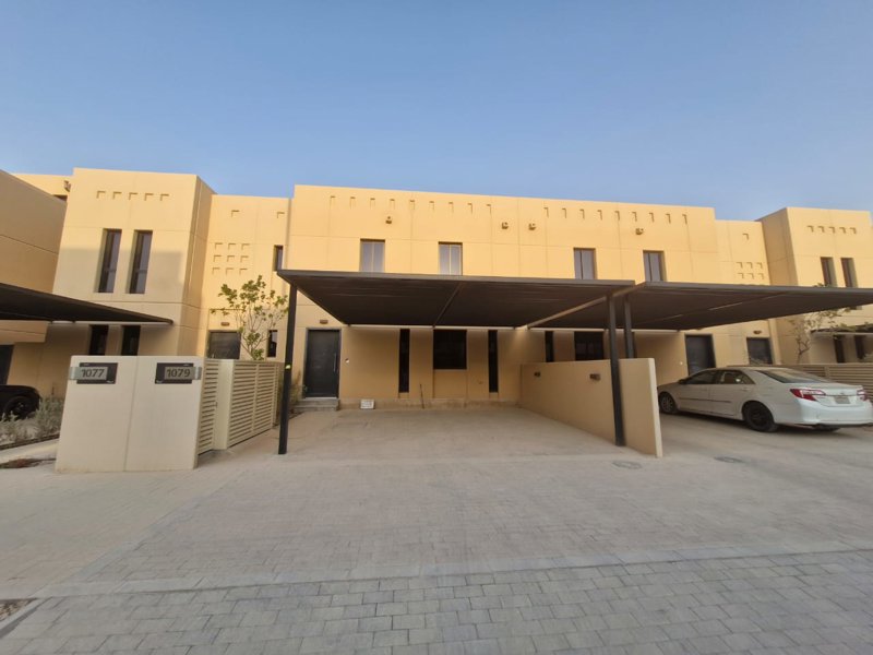  🏡 *Modern Townhouse for Rent in Sedra (Roshn) – Stylish & Family-Friendly* 👨‍👩‍👧‍👦