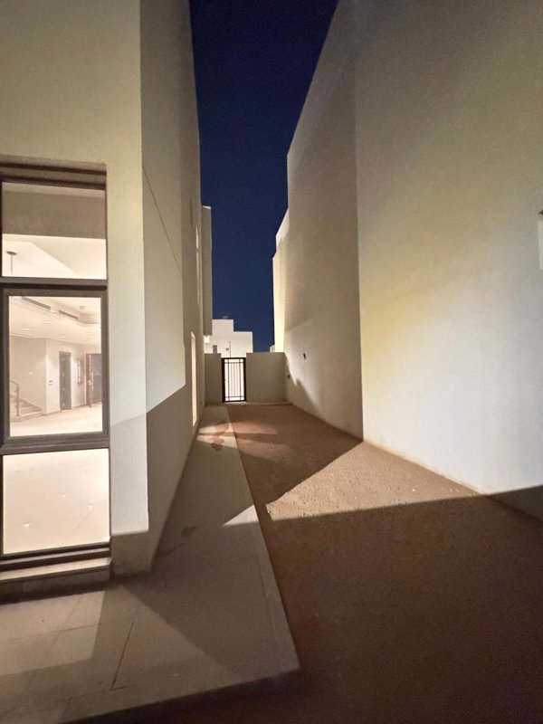 🏡 **3BD Luxurious Villa for Sale in Gated Compound**   - Image 28