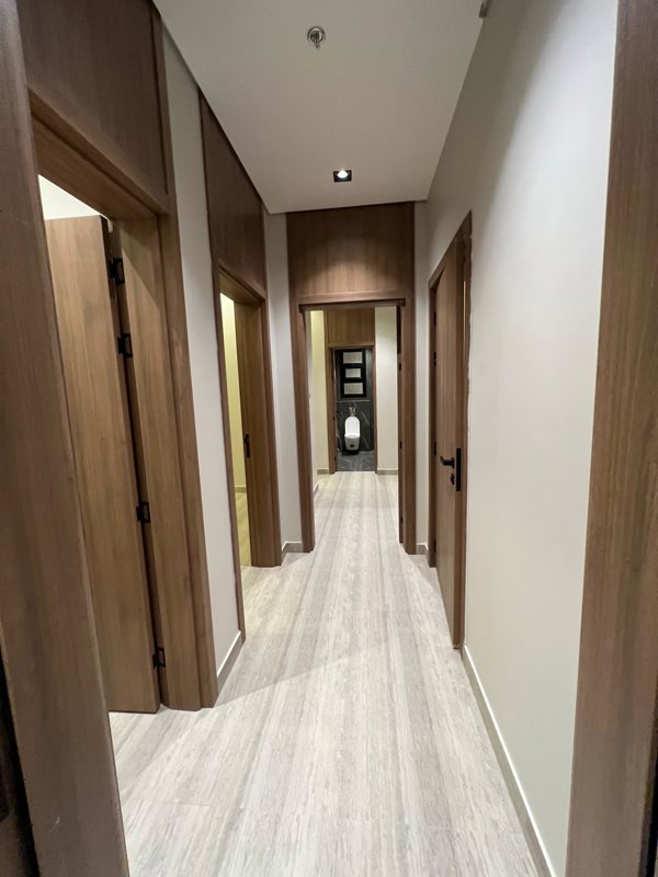 **Luxury Apartment for Rent in King Fahd District - Ground Floor** 🏡 - Image 8