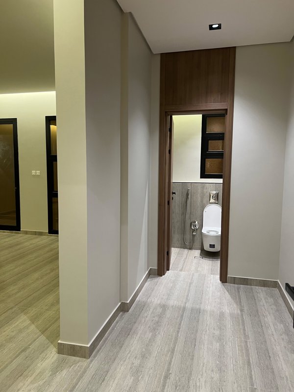 **Luxury Apartment for Rent in King Fahd District - Ground Floor** 🏡 - Image 11