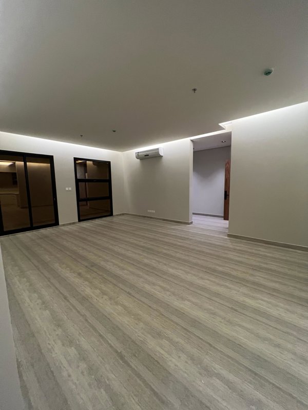 **Luxury Apartment for Rent in King Fahd District - Ground Floor** 🏡 - Image 13