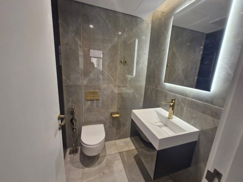 🏡 **Modern Luxury Villa for Sale in "Atual Roshn" - Elegant Design with Signature Touch of Elie Saab** 🌟 - Image 15