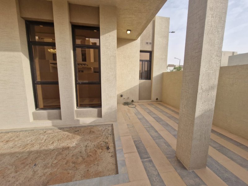 **Modern Luxury Villa for Rent fully furnished in "Etual Roshan" Project – Signed by Elie Saab** 🏡✨   - Image 13