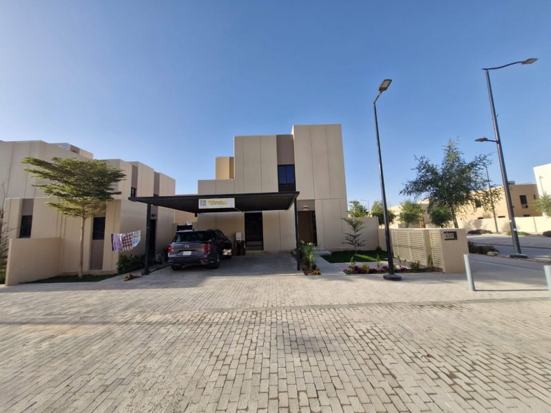  🏰 *Modern Luxury Villa in Sidra District – Roshn*   ✨ 400 sqm