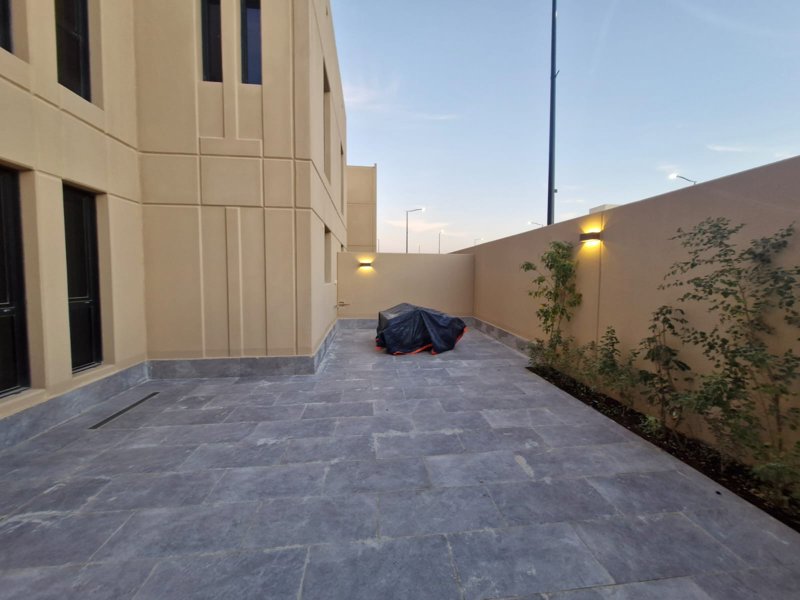 ✨ Luxurious Fully Furnished 3BD Duplex Villa for Rent in Sedra +Helper Room (ROSHN) 🏡 - Image 7