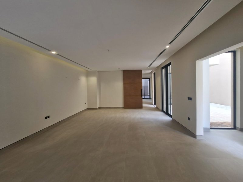 **Luxury Villa for Rent in Rital Ewan District, Roshan Front 🏡** - Image 3