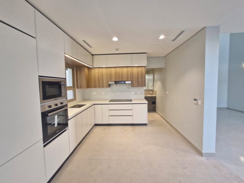 🏡 Corner Residential Villa for Rent in a Gated Compound - Image 10