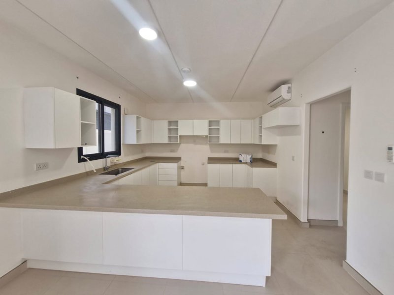 🏰 **Modern Luxury Villa | Sidra District – Roshn**   - Image 7