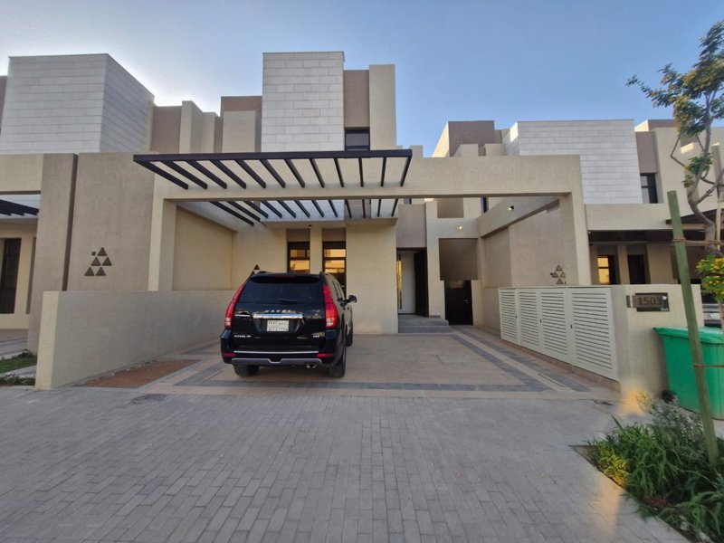 🏡 Modern luxury villa for rent fully furnished in Atual Roshn, designed with the signature touch of Elie Saab.