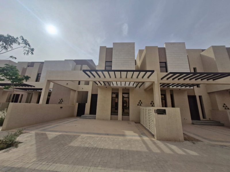 🏡 Luxury Villa for rent in “Atual Roshn” – Modern Design with Elie Saab Signature Touch