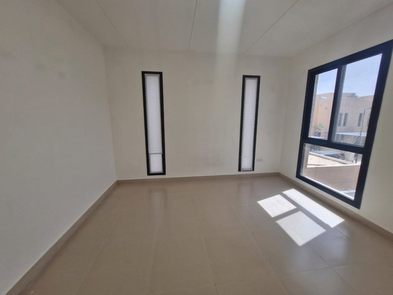 🏰 **Modern Luxury Villa | Sidra District – Roshn - Image 16