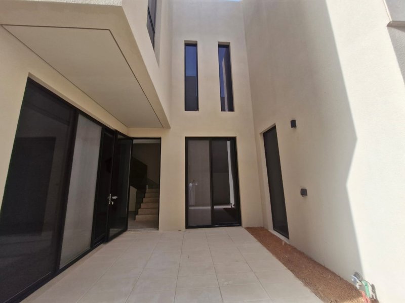 🏡 Luxury Villa for rent in “Atual Roshn” – Modern Design with Elie Saab Signature Touch - Image 7