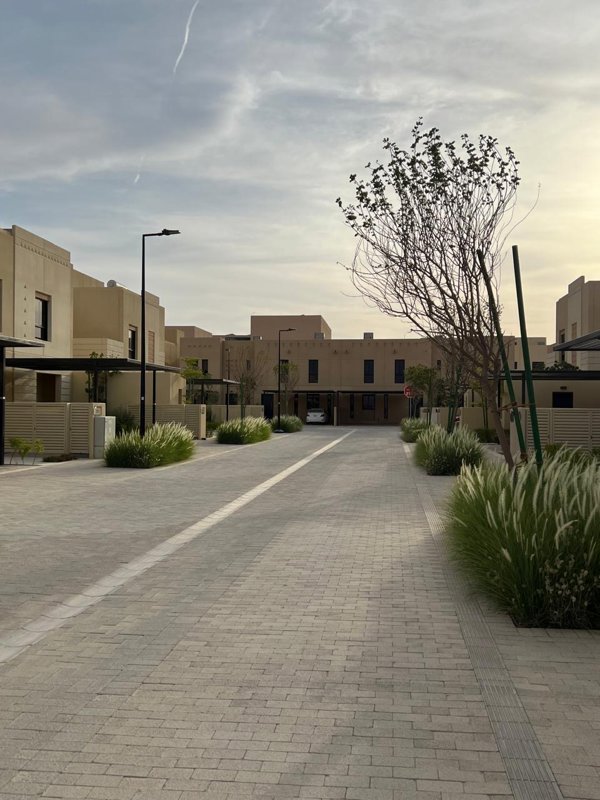**Luxury Villa for rent in Ewan District, Roshan Front 🏡** - Image 2