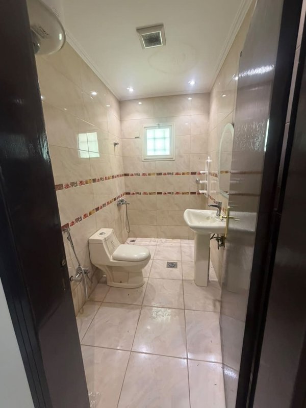 🏡 Spacious Apartment for Rent – Al Salam District - Image 12