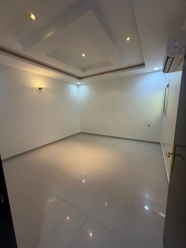 🏡 Spacious Apartment for Rent – Al Salam District - Image 8