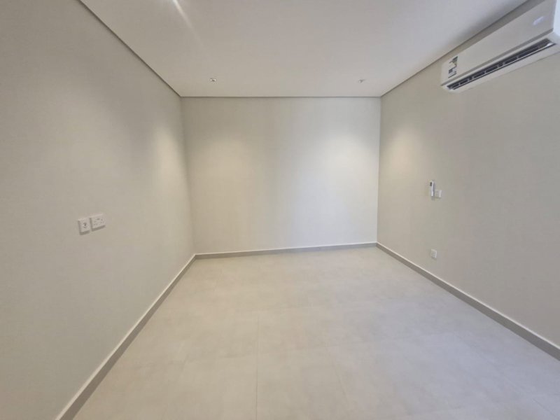 🏡 Brand-New Villa for Rent in Al Khuzam ✨ - Image 20