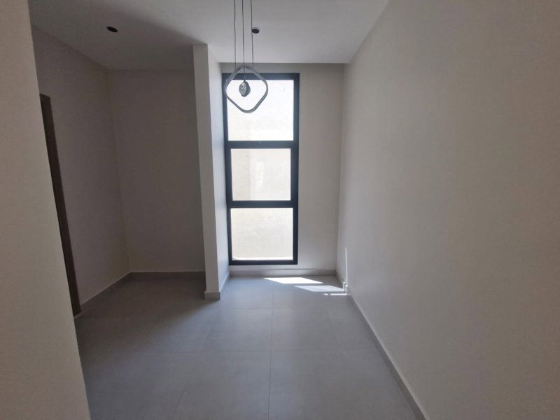 🏡 Brand-New Villa for Rent in Al Khuzam ✨ - Image 22