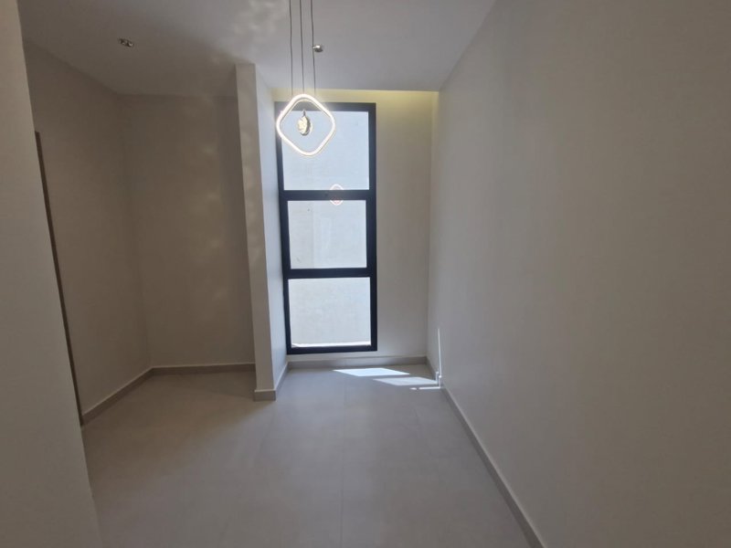 🏡 Brand-New Villa for Rent in Al Khuzam ✨ - Image 24