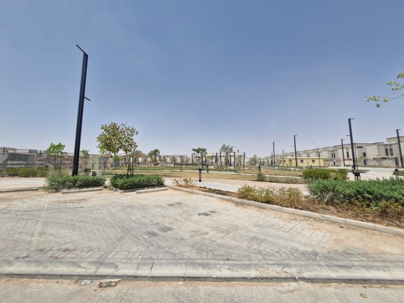 🏡 Brand-New Villa for Rent in Al Khuzam ✨ - Image 32