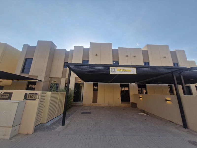 🏡 *Modern Townhouse for Rent in Sedra (Roshn) – Stylish & Family-Friendly* 👨‍👩‍👧‍👦