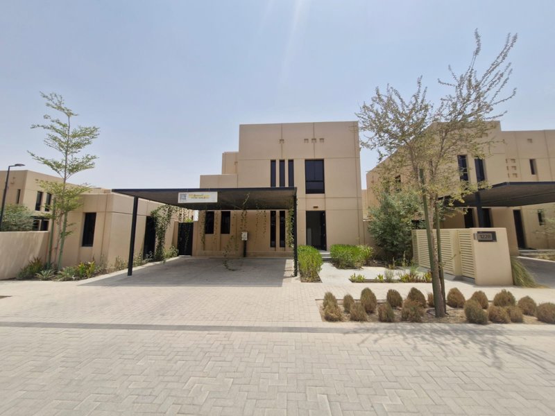 🏰 *Modern Luxury Villa for Sale in Sidra District – Roshn*  