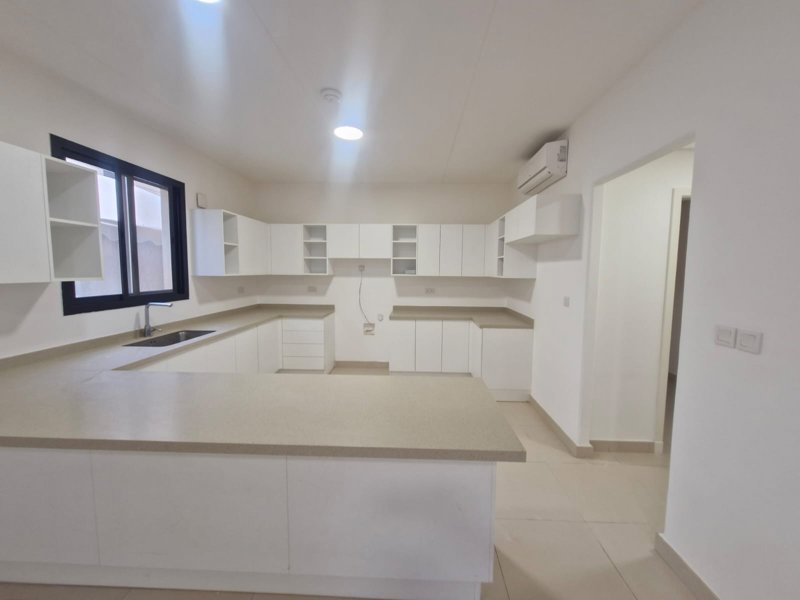 🏰 *Modern Luxury Villa for Sale in Sidra District – Roshn*   - Image 6