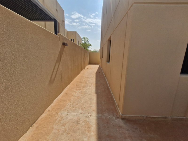 🏰 **Modern Luxury Villa | Sidra District – Roshn**   - Image 13