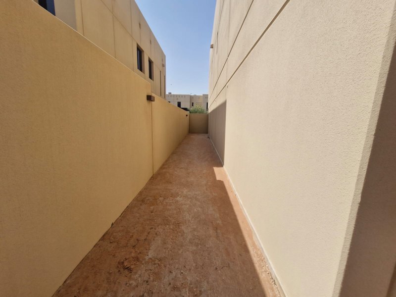 🏰 **Modern Luxury Villa | Sidra District – Roshn**   - Image 18