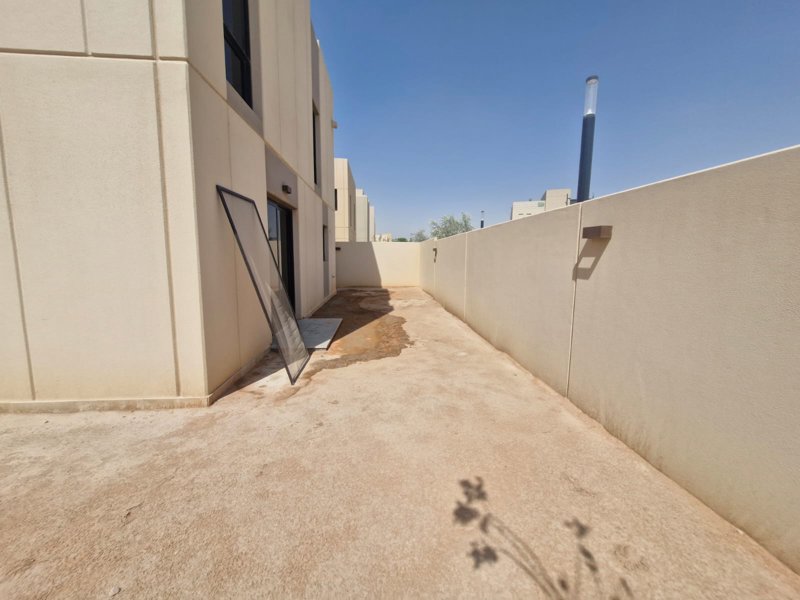🏰 *Modern Luxury Villa in Sidra District – Roshn*   - Image 7