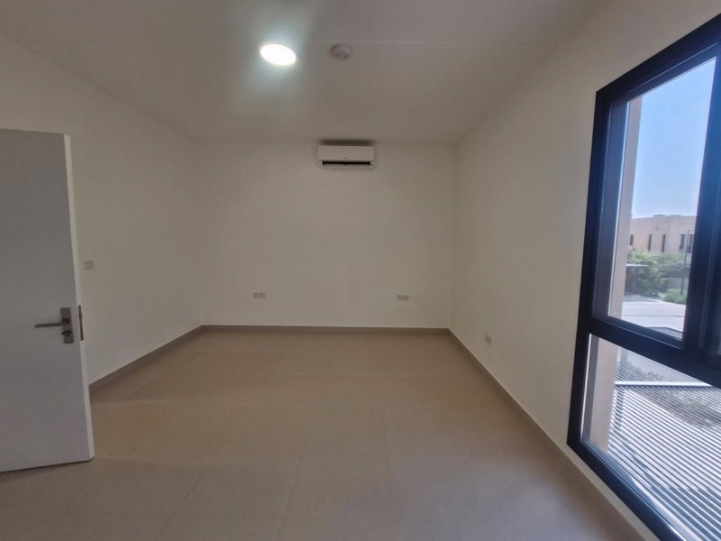🏰 *Modern Luxury Villa in Sidra District – Roshn*   - Image 13