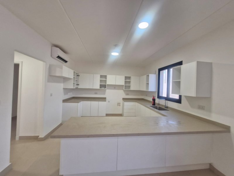 🏰 *Modern Luxury Villa in Sidra District – Roshn*   - Image 16