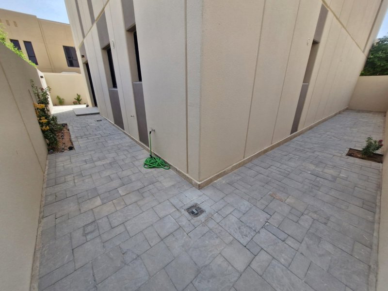🏰 **Modern Luxury Villa | Sidra District – Roshn**   - Image 3