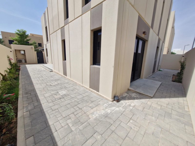 🏰 **Modern Luxury Villa | Sidra District – Roshn**   - Image 4