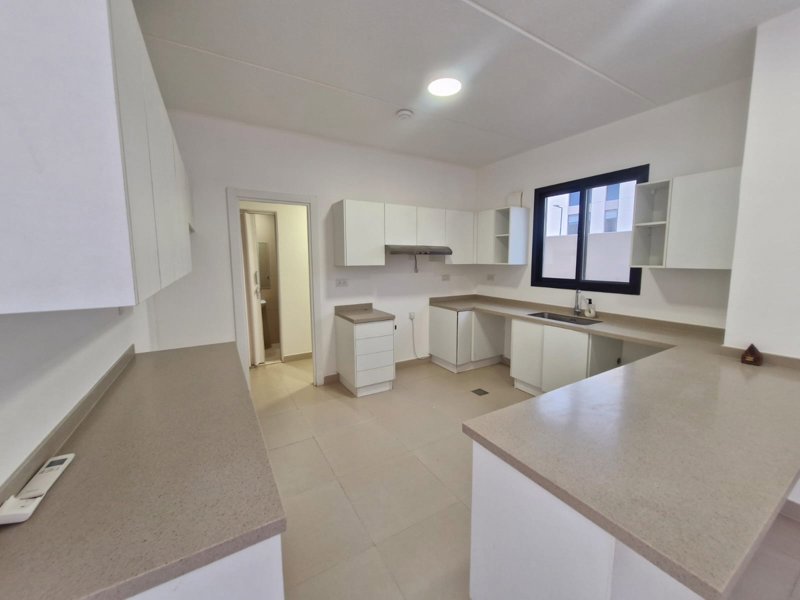 🏰 **Modern Luxury Villa | Sidra District – Roshn**   - Image 7