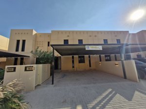🏡 *Modern Townhouse for Rent in Sedra (Roshn) – Stylish & Family-Friendly* 👨‍👩‍👧‍👦