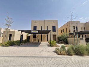 🏰 **Modern Luxury Villa | Sidra District – Roshn**  