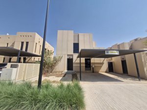 🏰 *Modern Luxury Villa in Sidra District – Roshn*  